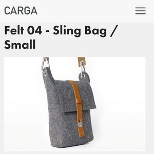 Carga shoulder crossover bag. Size Small